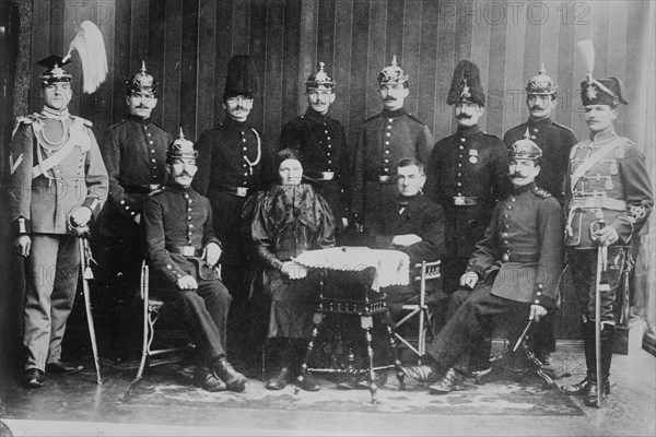 Junghanns & wife & soldier sons, 27 Aug 1914. Creator: Bain News Service.