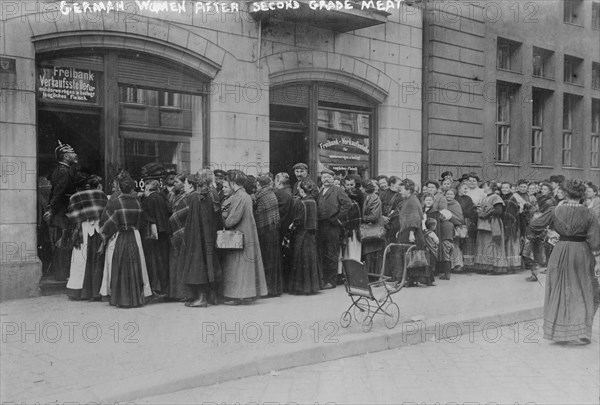 German women after second grade meat, 1914. Creator: Bain News Service.