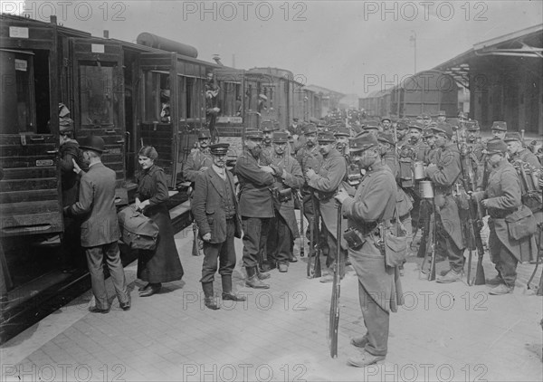 Extra-territorial French troops, Dunkerque, 1914. Creator: Bain News Service.