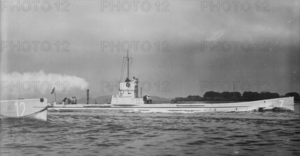 Submarine "U-7" at full speed, between c1914 and c1915. Creator: Bain News Service.