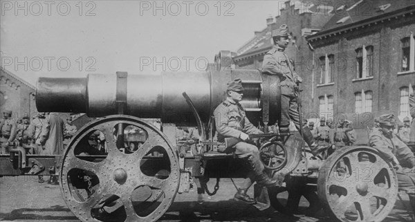 Austrian siege gun in Belg. [i.e., Belgium], between c1914 and c1915. Creator: Bain News Service.