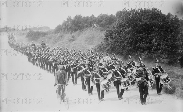 Aldershot - recruits on practice hike, between c1910 and c1915. Creator: Bain News Service.