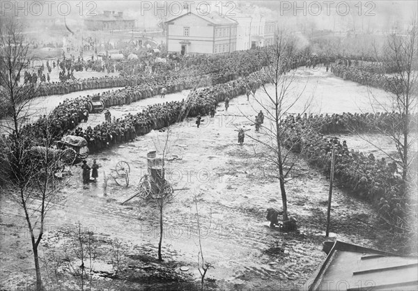 15000 Russian prisoners at Augustow, Feb 1915. Creator: Bain News Service.