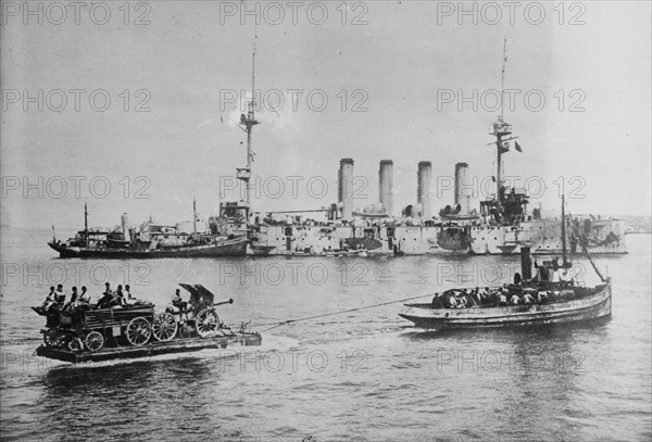 Landing a 155 mm gun at Sedd-ul [i.e., Sedd-el] Bahr, 1915. Creator: Bain News Service.