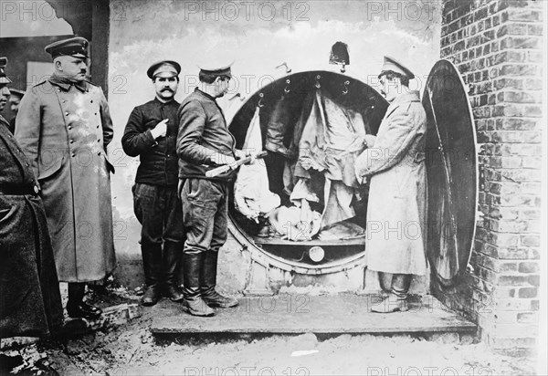 Disinfecting clothing of Russian prisoners, between 1914 and c1915. Creator: Bain News Service.