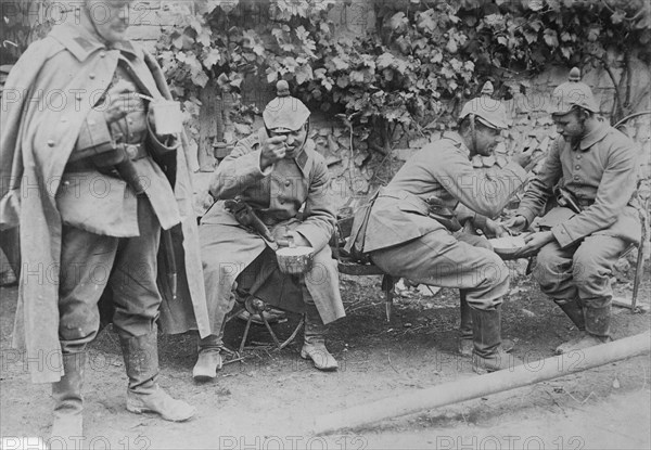 German artillerists on firing line, Verdun, between c1914 and c1915. Creator: Bain News Service.