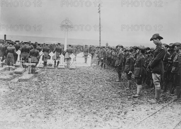 British field memorial service, 8 Jul 1917. Creator: Bain News Service.