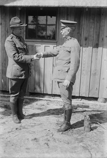 Gen. Bell & Gen. Crowder, between 1917 and 1918. Creator: Bain News Service.