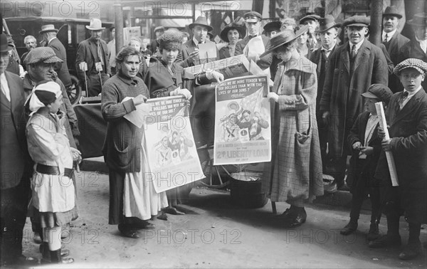 Mrs. J.F. Curtis & Mrs. Wm. Burton, Oct 1917. Creator: Bain News Service.