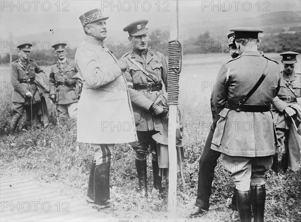 British & French officers in conference, 5 Aug 1917. Creator: Bain News Service.