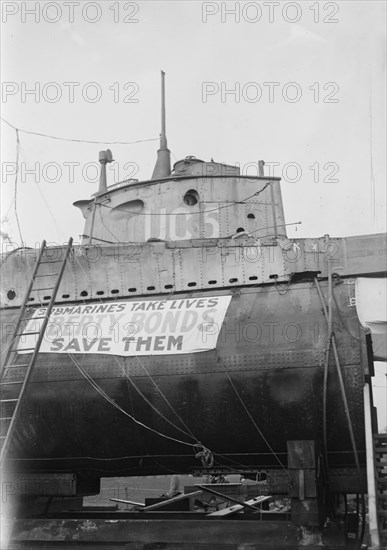 German U-Boat in N.Y., 25 Oct 1917. Creator: Bain News Service.