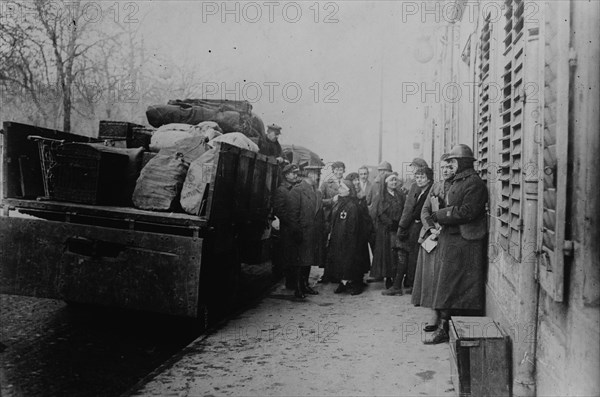 Nancy, Americans loading a camion, between c1915 and c1920. Creator: Bain News Service.