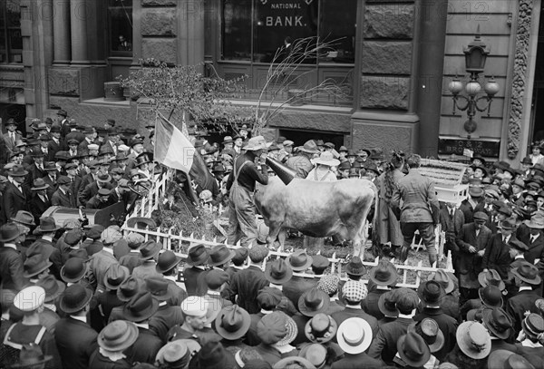 Milk for France, May 1918. Creator: Bain News Service.