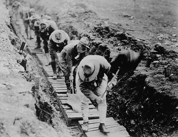 Fanning gas, 6 June 1918. Creator: Bain News Service.