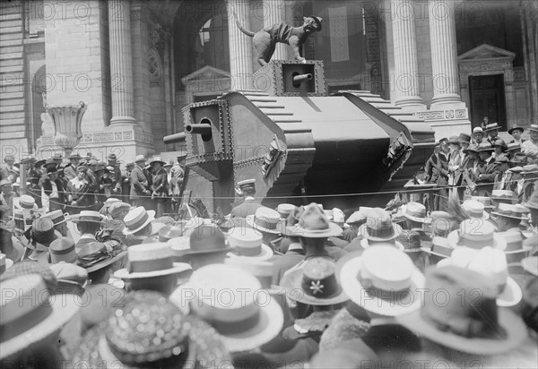 Tank at public library, 1918. Creator: Bain News Service.
