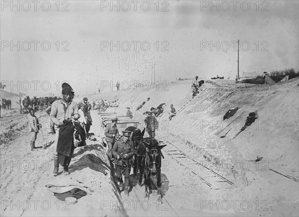 British & Chinese road b'ld'rs [i.e. builders], 11 Mar 1919. Creator: Bain News Service.