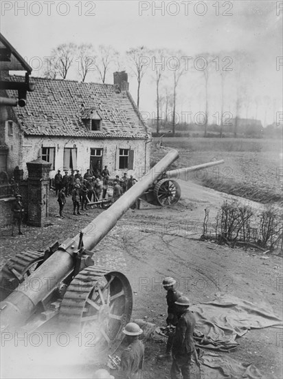 British gun in action, 6 July 1918. Creator: Bain News Service.