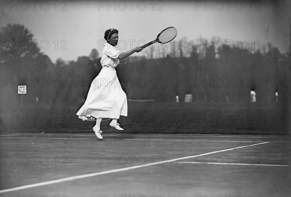 Miss E. Moore, between c1910 and c1915. Creator: Bain News Service.