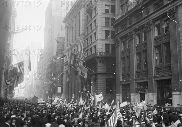 Peace Hurrah, 11 Nov 1918. Creator: Bain News Service.