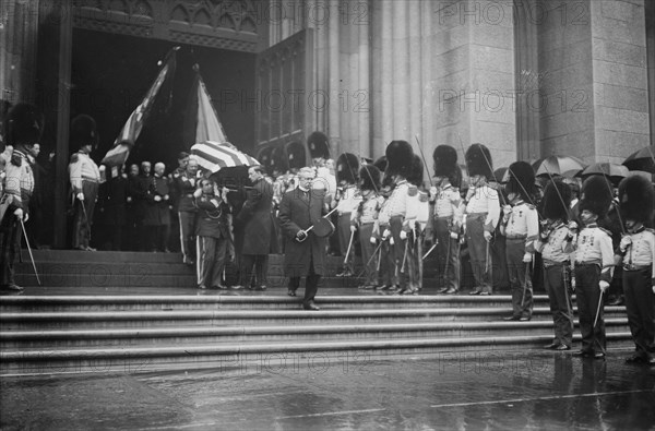 Sickles coffin carried from Cathedral, 1914. Creator: Bain News Service.