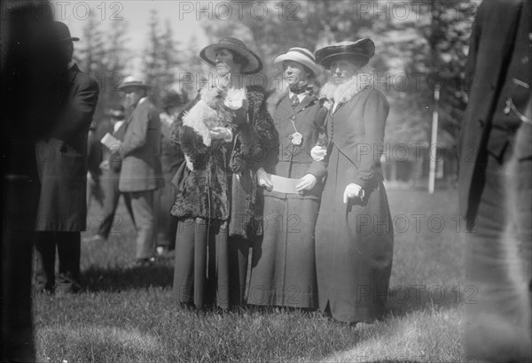 Mrs. H.K. Vingut -- Mrs. Henry Bell -- Mrs. Gillmore, between c1910 and c1915. Creator: Bain News Service.