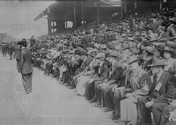 Chicago fans, between c1910 and c1915. Creator: Bain News Service.