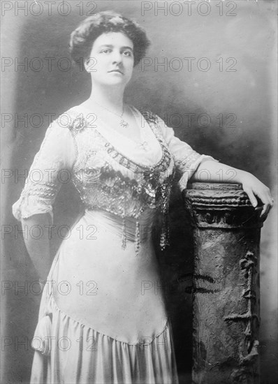 Mrs. Harry Coudrey, 1910. Creator: Bain News Service.