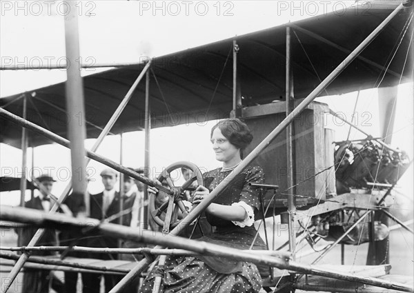 Mrs. G. Curtiss, c1910. Creator: Bain News Service.