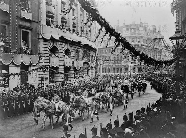 Royal Progress, London, 1911. Creator: Bain News Service.