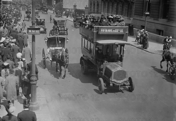 5th Ave. N.Y.C., between c1910 and c1915. Creator: Bain News Service.