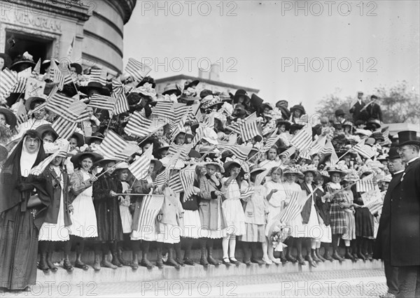 Greeting Cardinal Vannutelli, New York, 1910. Creator: Bain News Service.