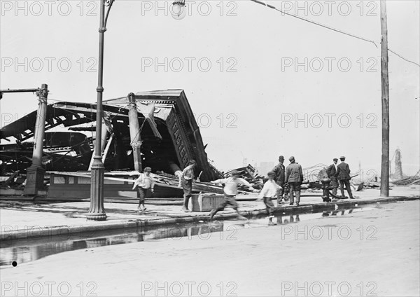 Fire at Coney Island, 1911. Creator: Bain News Service.