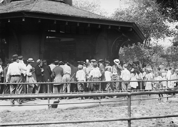 Milk House, Tompkins Sq.; hot day, between c1910 and c1915. Creator: Bain News Service.