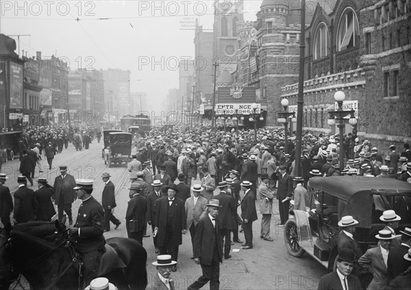 Convention crowd - Chicago, 1912. Creator: Bain News Service.