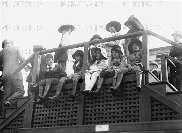 John Schiff, Beatrice Byrne, Dorothy Schiff, Dorothy Gilbert & Harriet Pratt, between c1910-c1915. Creator: Bain News Service.