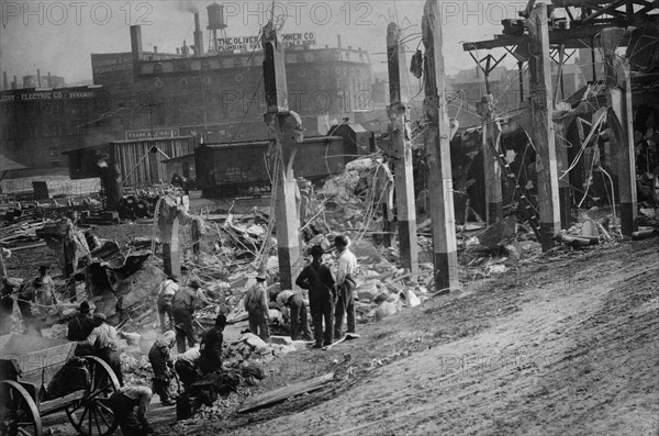 Wrecking Palace of the Fans ballpark, Cincinnati (baseball), 1911. Creator: Bain News Service.