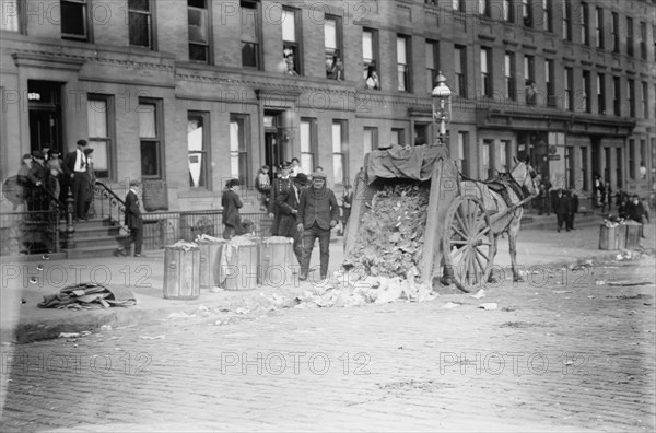 New York's streets, 1911. Creator: Bain News Service.