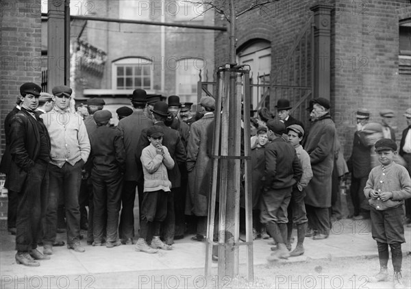 Strike committee at Gate of Mills - Passaic, between c1910 and c1915. Creator: Bain News Service.