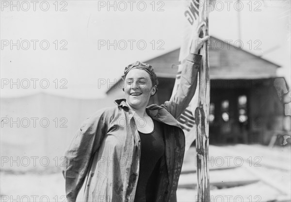 Martha Lachman(?) 100 yd. Swim, (1912?). Creator: Bain News Service.