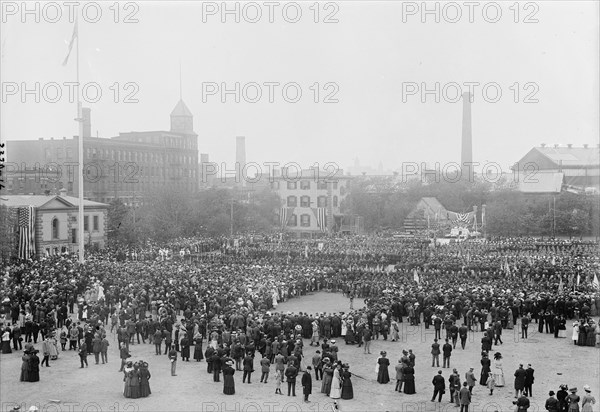 Field Mass - B'k'n Navy Yard, between c1910 and c1915. Creator: Bain News Service.