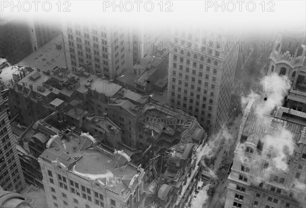 Equitable fire from Singer Bldg., 1912. Creator: Bain News Service.