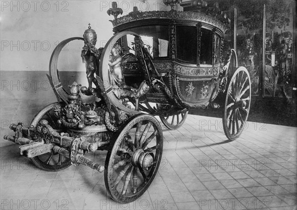 Pope's carriage, between c1910 and c1915. Creator: Bain News Service.