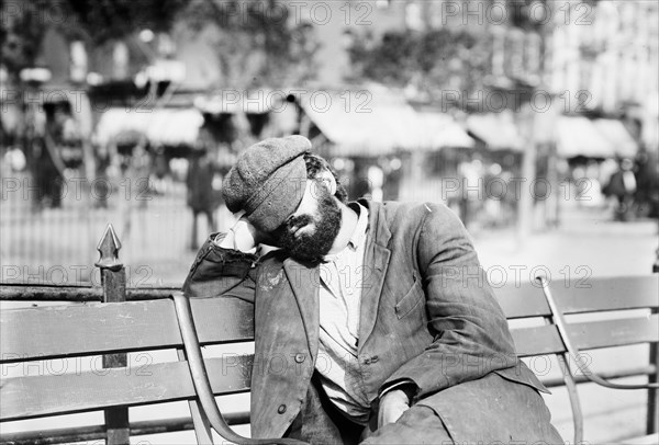 On the East Side - Jew[ish] New Year, 1912. Creator: Bain News Service.