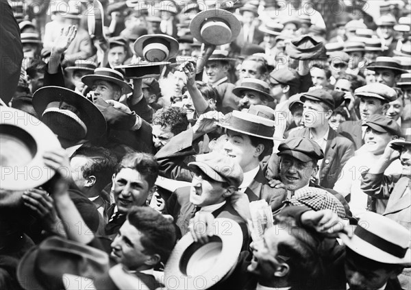 Crowd - Union Sq., between c1910 and c1915. Creator: Bain News Service.