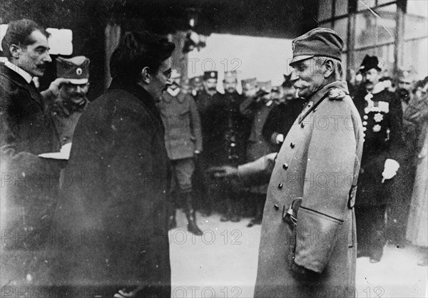 Uskub - King Servia - Welcomed by mayor, between c1910 and c1915. Creator: Bain News Service.