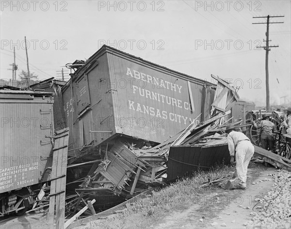 B & O Wreck - Washington, between c1910 and c1915. Creator: Bain News Service.