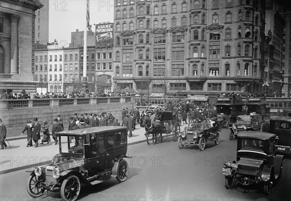 5th Ave., Easter,'13, 1913. Creator: Bain News Service.