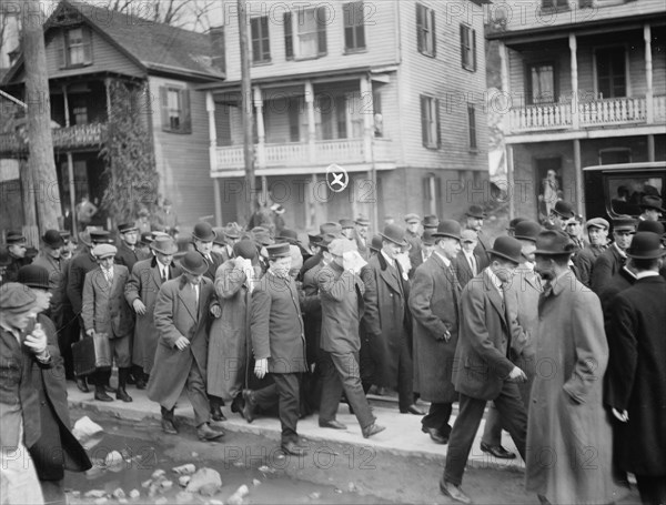 Gunmen arriving at Sing Sing, Whitey Lewis, 1912. Creator: Bain News Service.