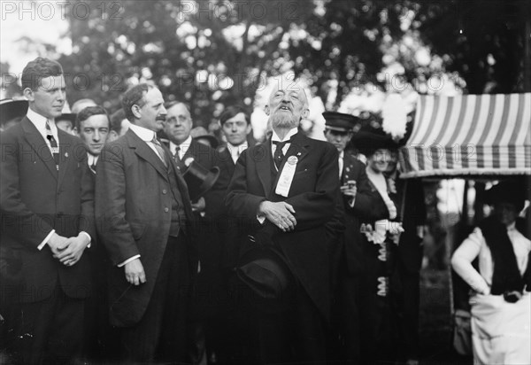 Straus, L.L. Bonheur, & O. Straus, 1912. Creator: Bain News Service.