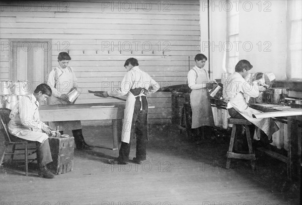 Carlisle School - Tin Shop, between c1910 and c1915. Creator: Bain News Service.